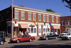 Photo of exterior of Pyramid Book Store